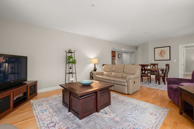 248 Albion St 324, Wakefield, MA 01880