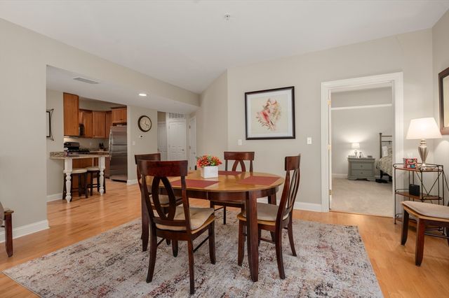 248 Albion St 324, Wakefield, MA 01880