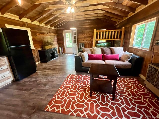 11181 42nd Road, Wetmore, MI 49895