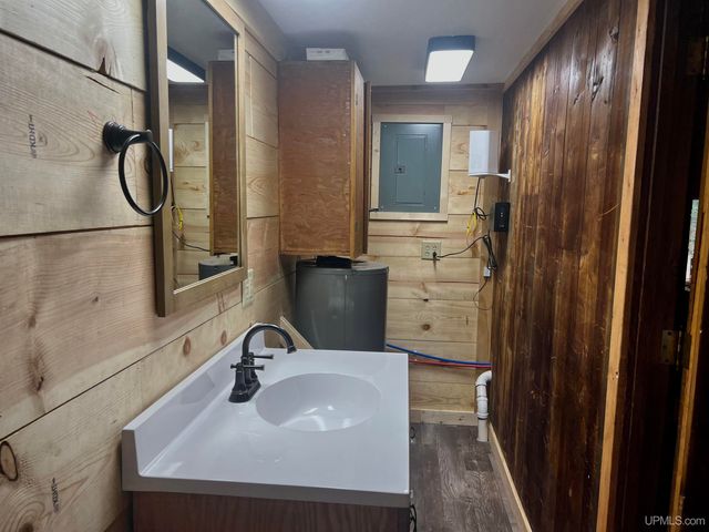 11181 42nd Road, Wetmore, MI 49895