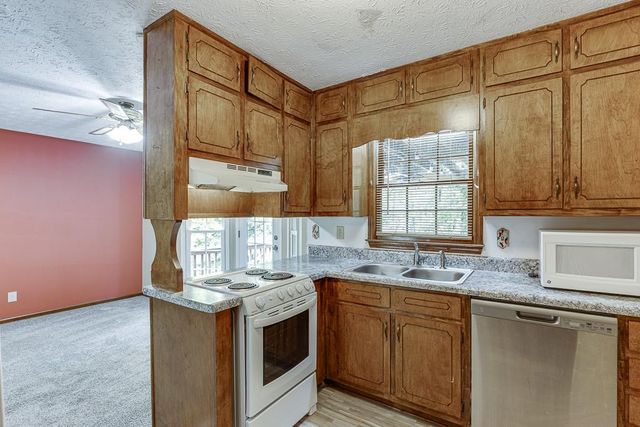 6225 Oak Ridge Drive, Flowery Branch, GA 30542