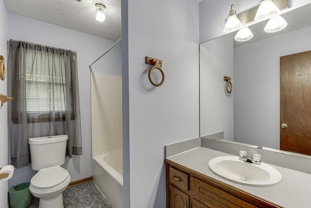 6225 Oak Ridge Drive, Flowery Branch, GA 30542