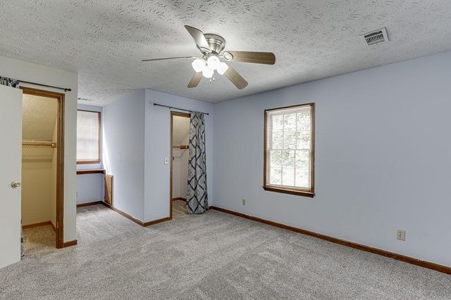 6225 Oak Ridge Drive, Flowery Branch, GA 30542