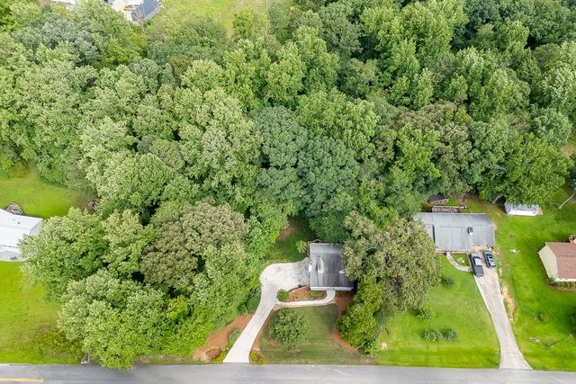 6225 Oak Ridge Drive, Flowery Branch, GA 30542