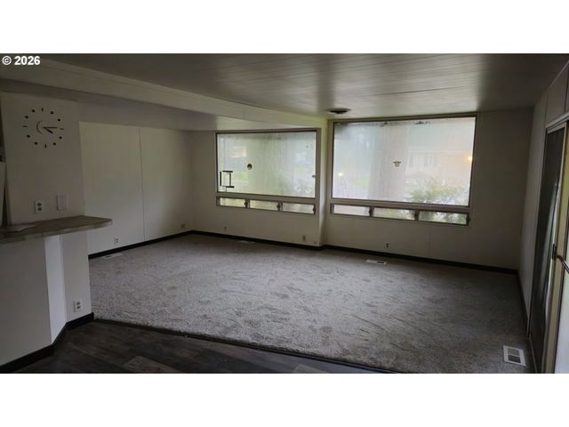 8021 OLD PACIFIC Hwy, Castle Rock, WA 98611