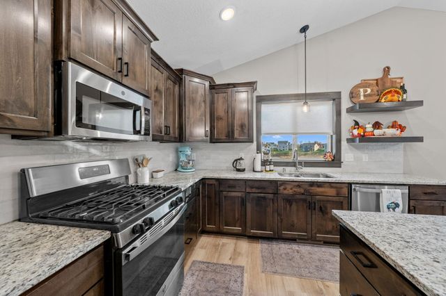 1045 Bellaire Boulevard NW, Isanti, MN 55040