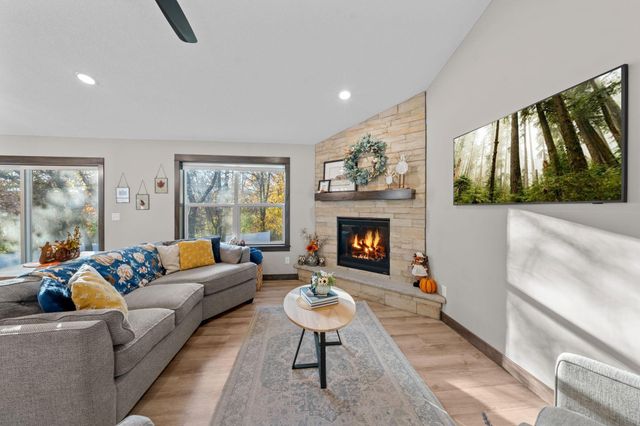 1045 Bellaire Boulevard NW, Isanti, MN 55040