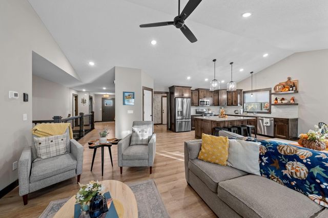 1045 Bellaire Boulevard NW, Isanti, MN 55040