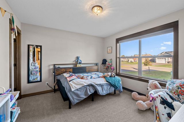 1045 Bellaire Boulevard NW, Isanti, MN 55040