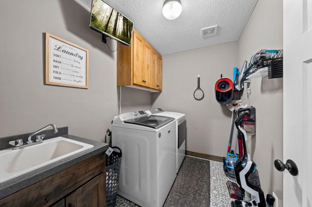 1045 Bellaire Boulevard NW, Isanti, MN 55040