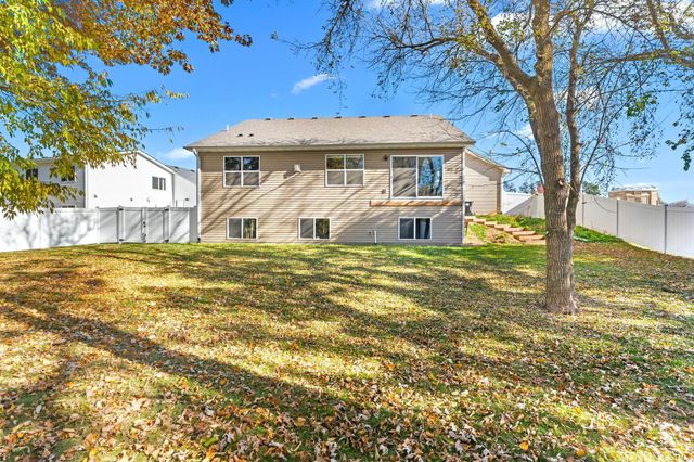 1045 Bellaire Boulevard NW, Isanti, MN 55040