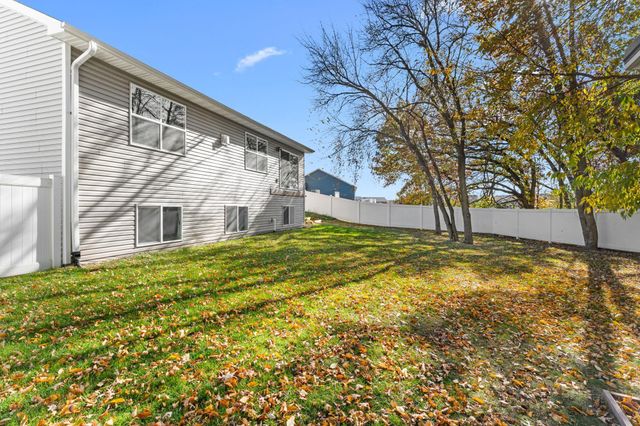 1045 Bellaire Boulevard NW, Isanti, MN 55040