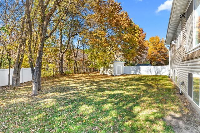 1045 Bellaire Boulevard NW, Isanti, MN 55040