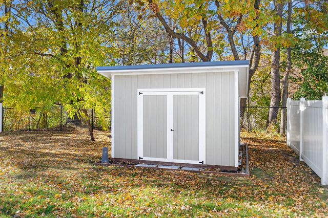 1045 Bellaire Boulevard NW, Isanti, MN 55040