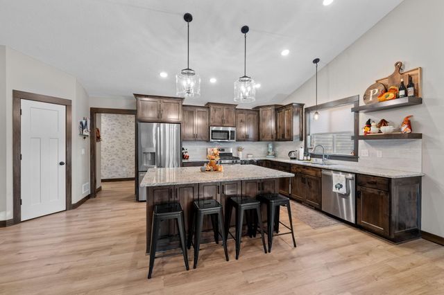 1045 Bellaire Boulevard NW, Isanti, MN 55040