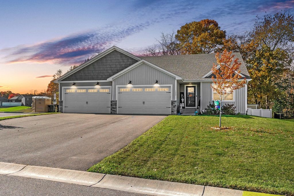 1045 Bellaire Boulevard NW, Isanti, MN 55040