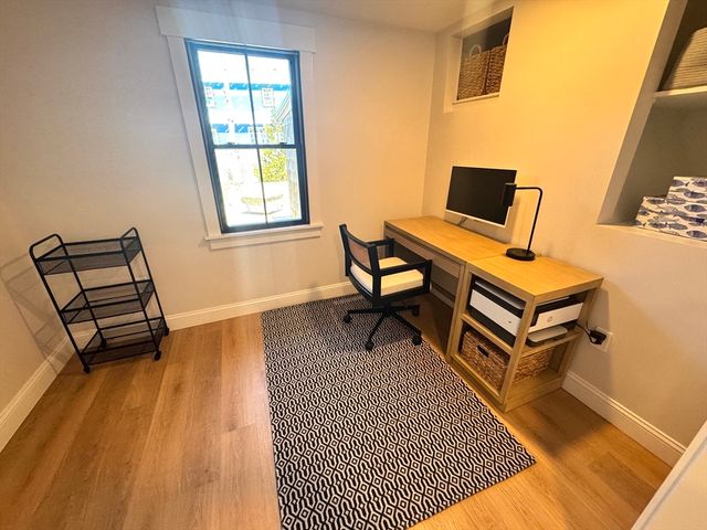 10 Knollwood Dr, Falmouth, MA 02536