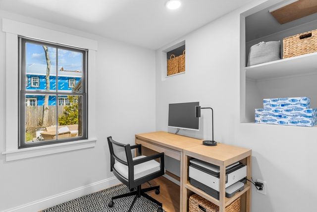 10 Knollwood Dr, Falmouth, MA 02536