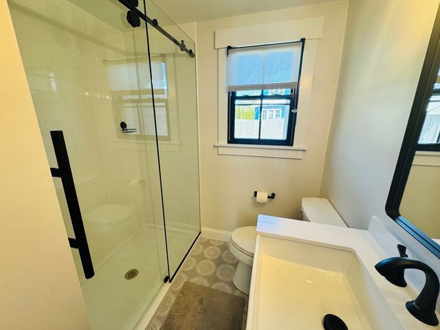10 Knollwood Dr, Falmouth, MA 02536