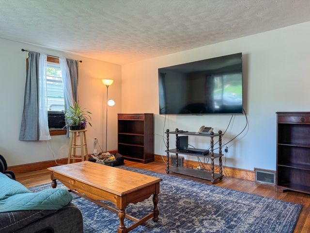 18 Woodland Cir, Methuen, MA 01844