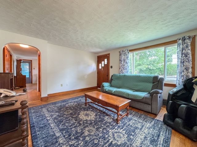 18 Woodland Cir, Methuen, MA 01844
