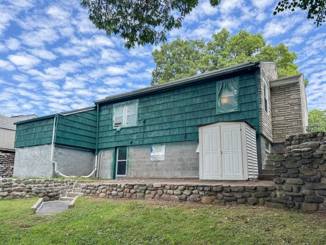 18 Woodland Cir, Methuen, MA 01844