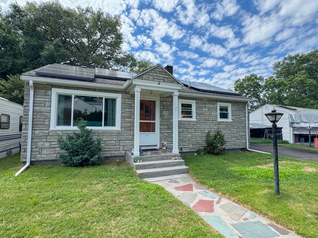 18 Woodland Cir, Methuen, MA 01844