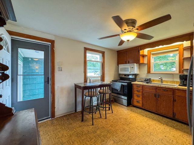 18 Woodland Cir, Methuen, MA 01844