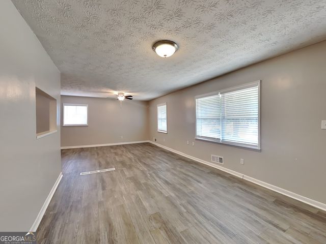 1352 Labelle Street, Jonesboro, GA 30238