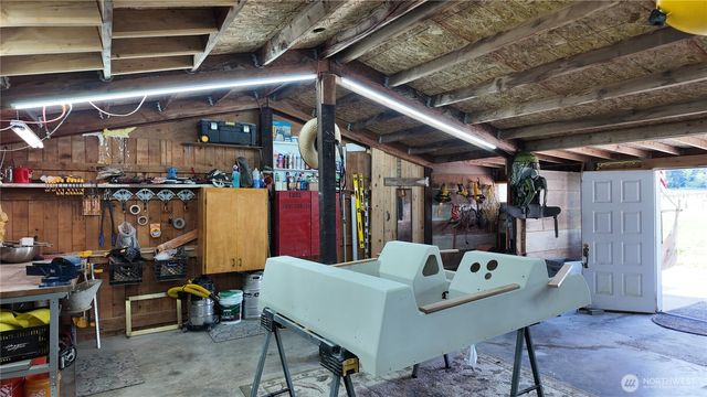 2259 Happy Valley Road, Oak Harbor, WA 98277