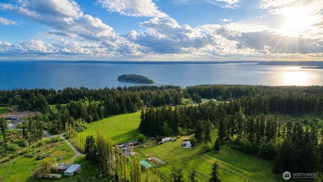 2259 Happy Valley Road, Oak Harbor, WA 98277