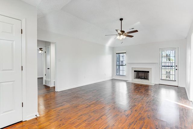 7886 MARSHA WOODS DR, Memphis, TN 38125