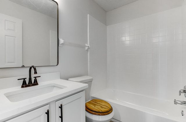 7886 MARSHA WOODS DR, Memphis, TN 38125