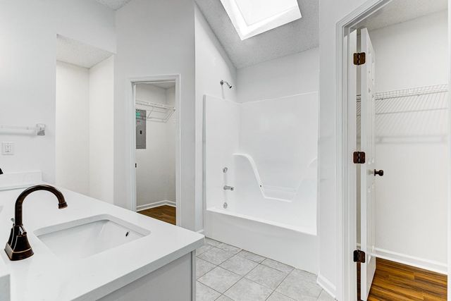 7886 MARSHA WOODS DR, Memphis, TN 38125