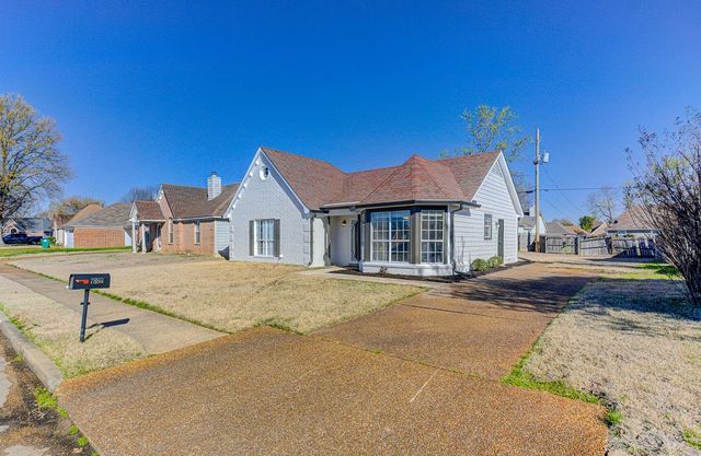 7886 MARSHA WOODS DR, Memphis, TN 38125