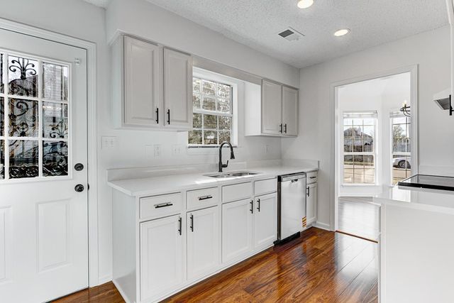 7886 MARSHA WOODS DR, Memphis, TN 38125