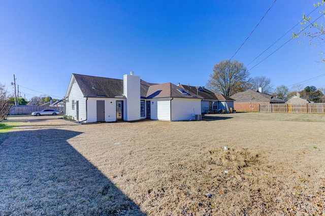 7886 MARSHA WOODS DR, Memphis, TN 38125