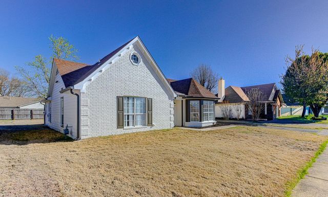 7886 MARSHA WOODS DR, Memphis, TN 38125