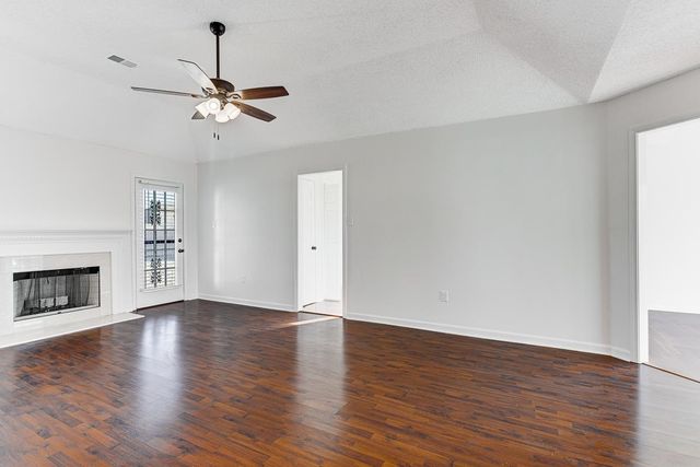 7886 MARSHA WOODS DR, Memphis, TN 38125