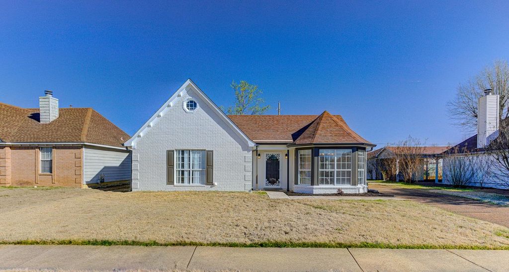 7886 MARSHA WOODS DR, Memphis, TN 38125