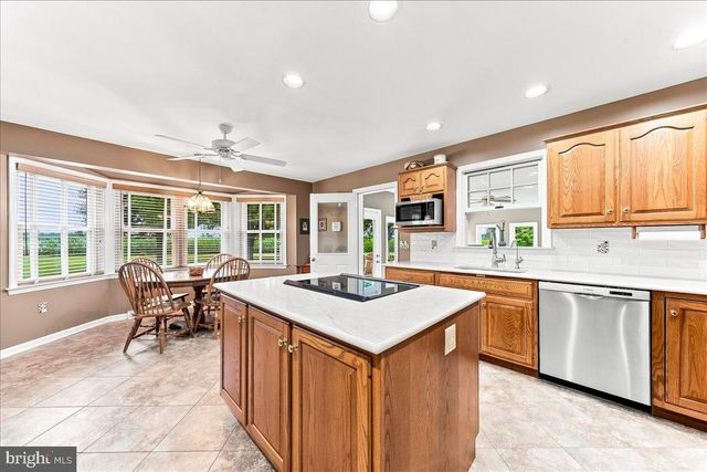 300 SLEEPY HOLLOW RD, Nottingham, PA 19362