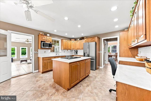 300 SLEEPY HOLLOW RD, Nottingham, PA 19362