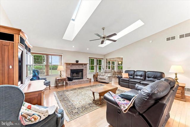 300 SLEEPY HOLLOW RD, Nottingham, PA 19362