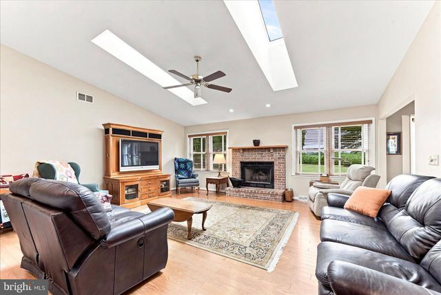 300 SLEEPY HOLLOW RD, Nottingham, PA 19362