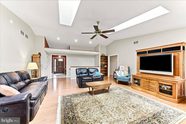 300 SLEEPY HOLLOW RD, Nottingham, PA 19362
