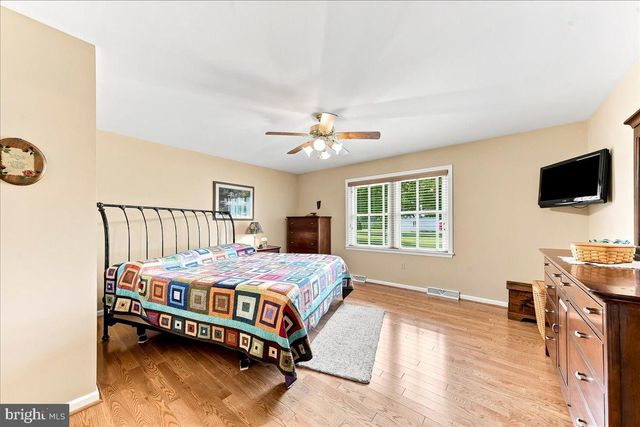 300 SLEEPY HOLLOW RD, Nottingham, PA 19362