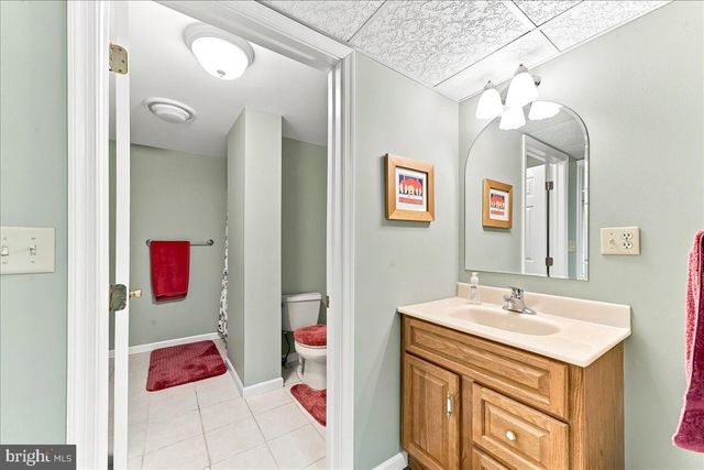 300 SLEEPY HOLLOW RD, Nottingham, PA 19362