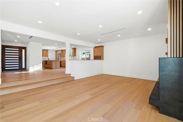 18912 Halsted Street, Northridge, CA 91324