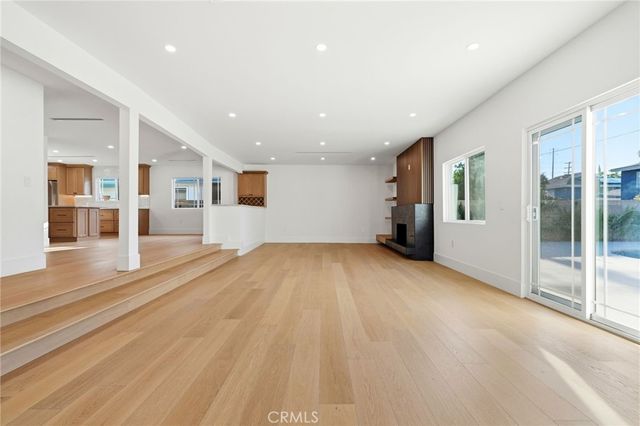18912 Halsted Street, Northridge, CA 91324