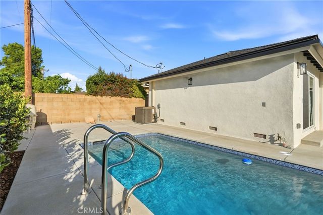 18912 Halsted Street, Northridge, CA 91324